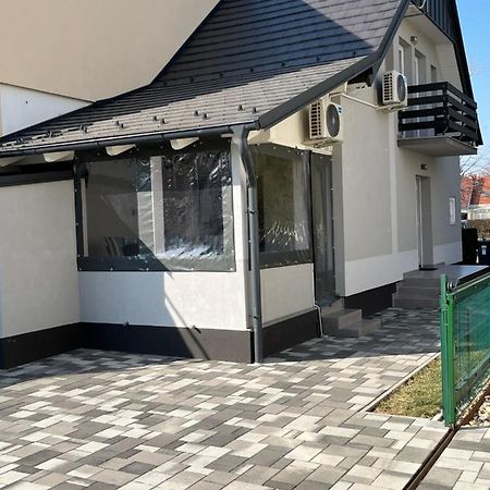 Komo Apartment Bük Екстериор снимка