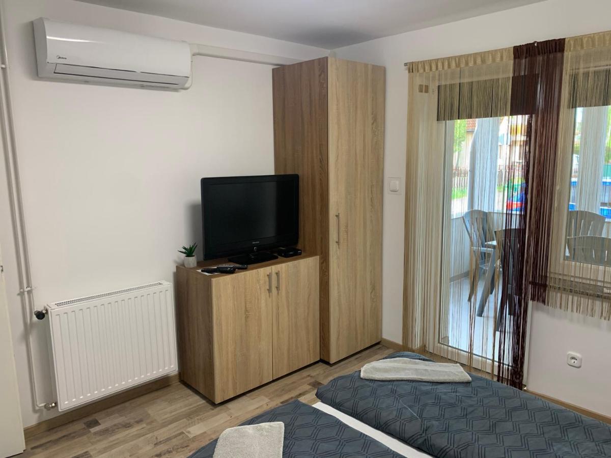 Komo Apartment Bük Екстериор снимка