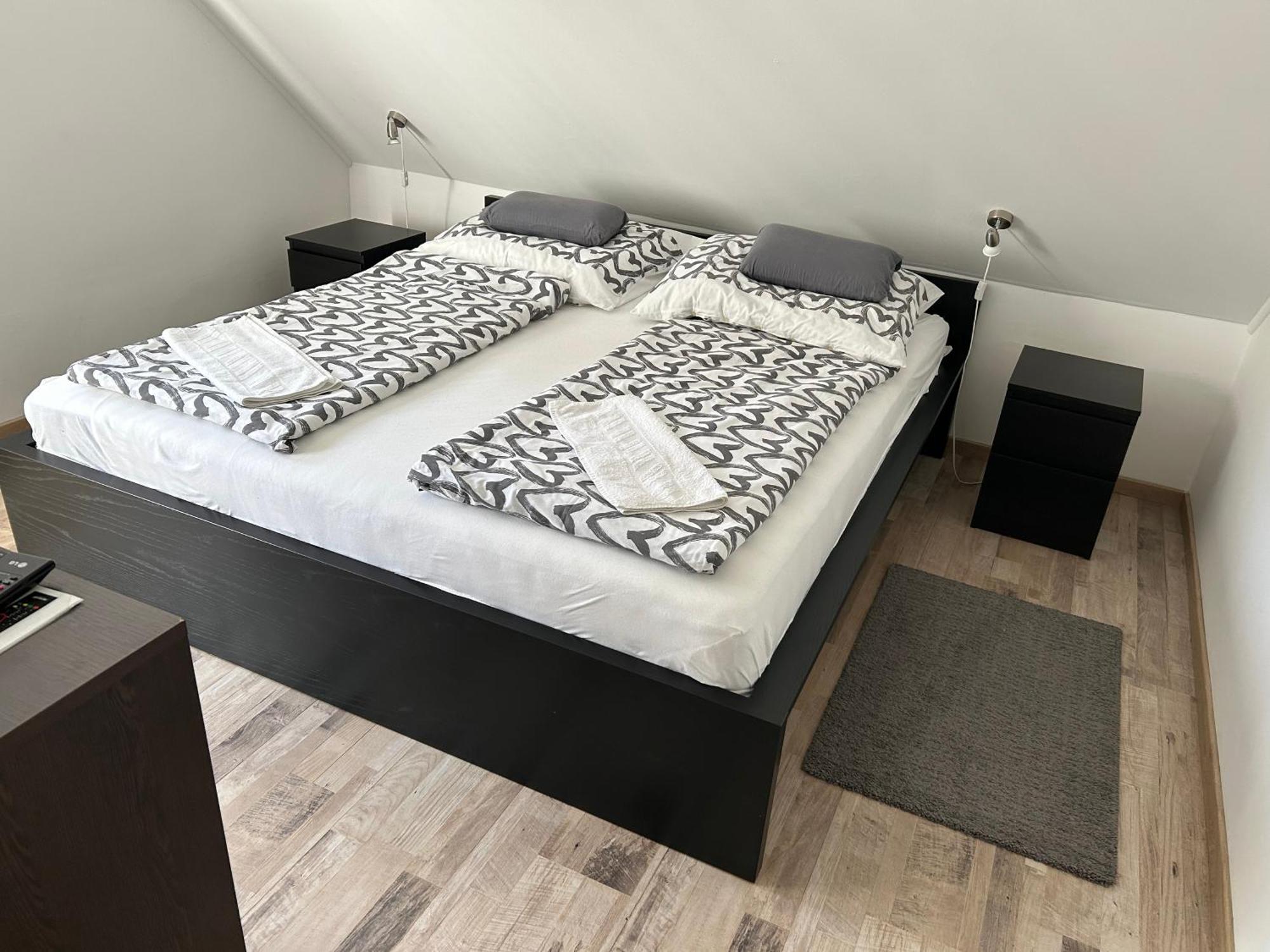 Komo Apartment Bük Екстериор снимка