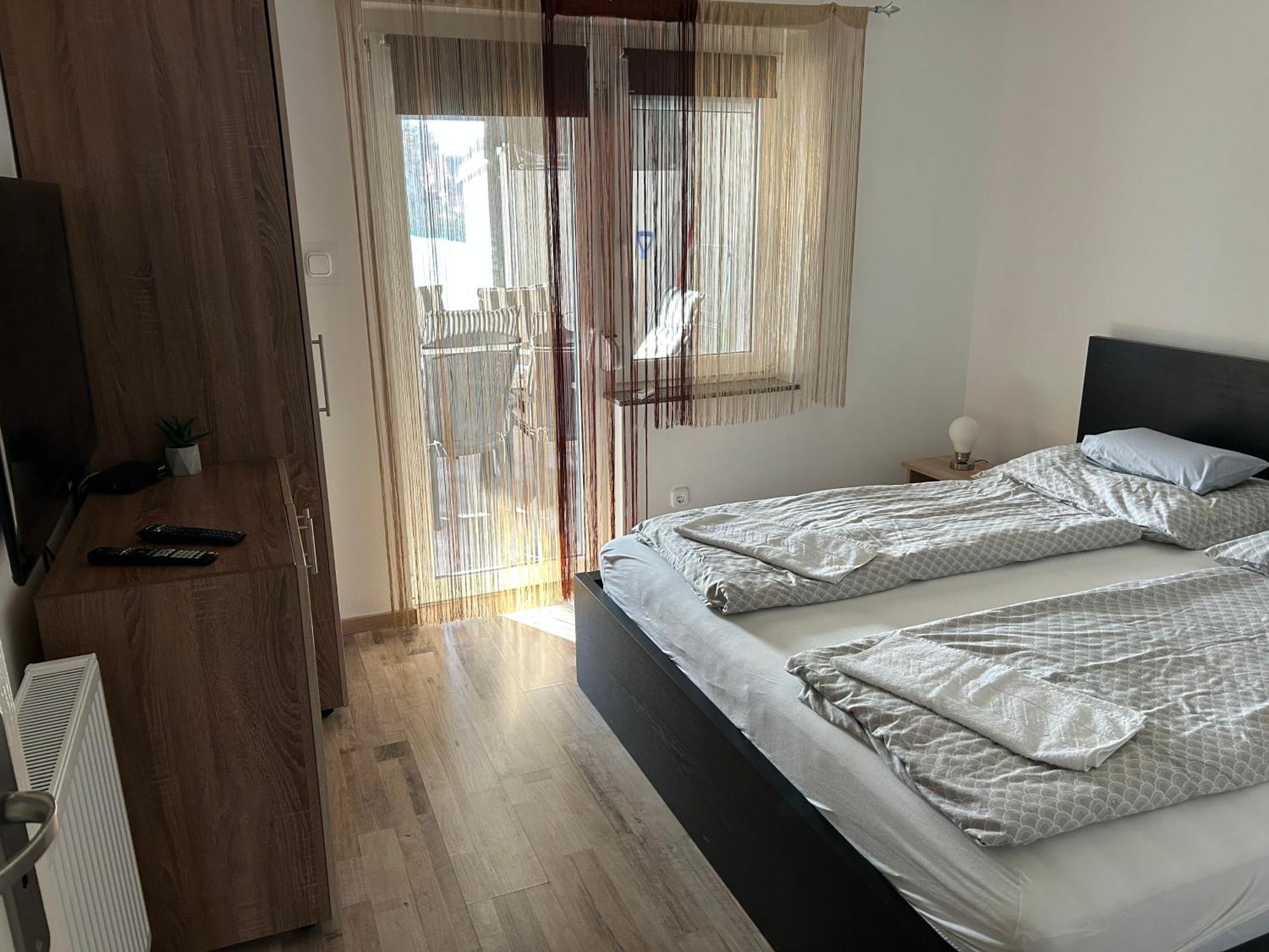 Komo Apartment Bük Екстериор снимка